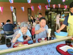 夏の風物詩流しそうめん