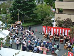 地域の方も参加し毎年好評の秋祭り