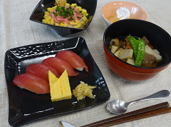にぎり寿司　芋煮