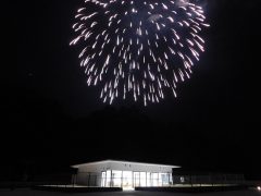 地区の花火大会・屋上開放してます