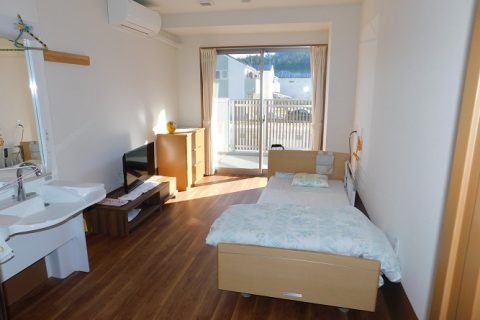 お部屋は個室のみになります