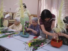 季節のお花で～華道クラブ
