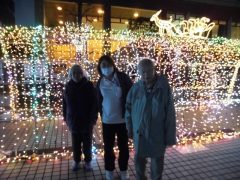 イルミネーション見学（秋川駅）