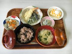 お誕生日食です。