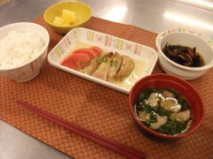 通常の給食例。リクエスト食等工夫